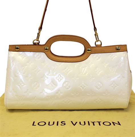 louis vuitton cream shoulder bag|louis vuitton shoulder bag vintage.